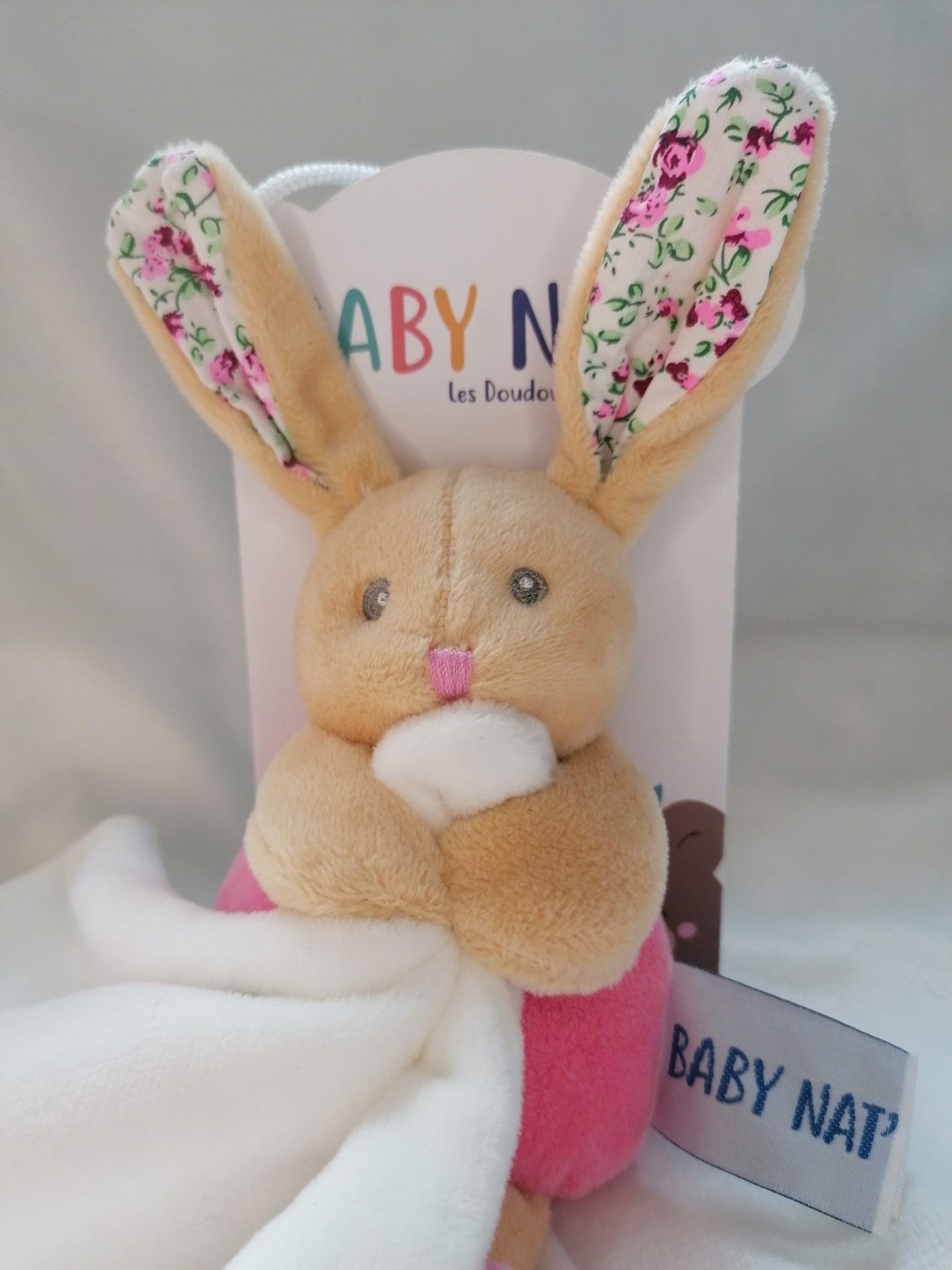 Doudou lapin personnalisé avec prénom brodé - WebiDesign